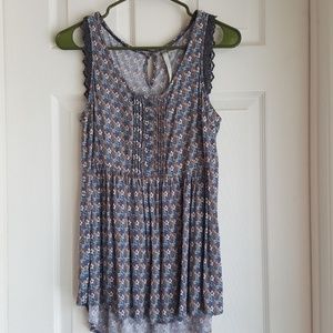 Cute sleevless Lauren Conrad top